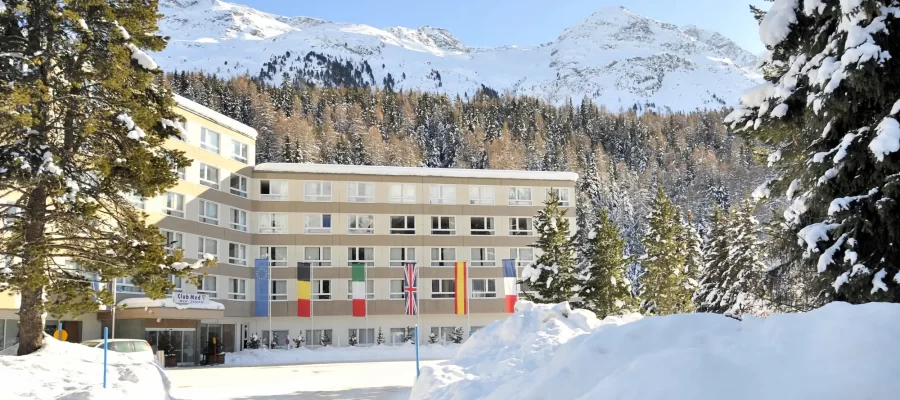 destinos-na-neve-suica-Saint-Moritz-Roi-Soleil-mundi-travel