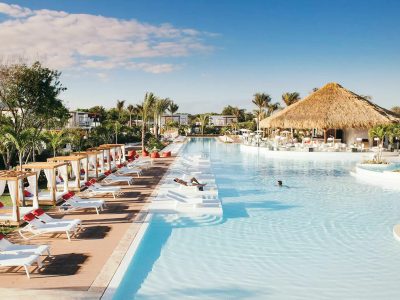 width_1280_clubmed_pool8